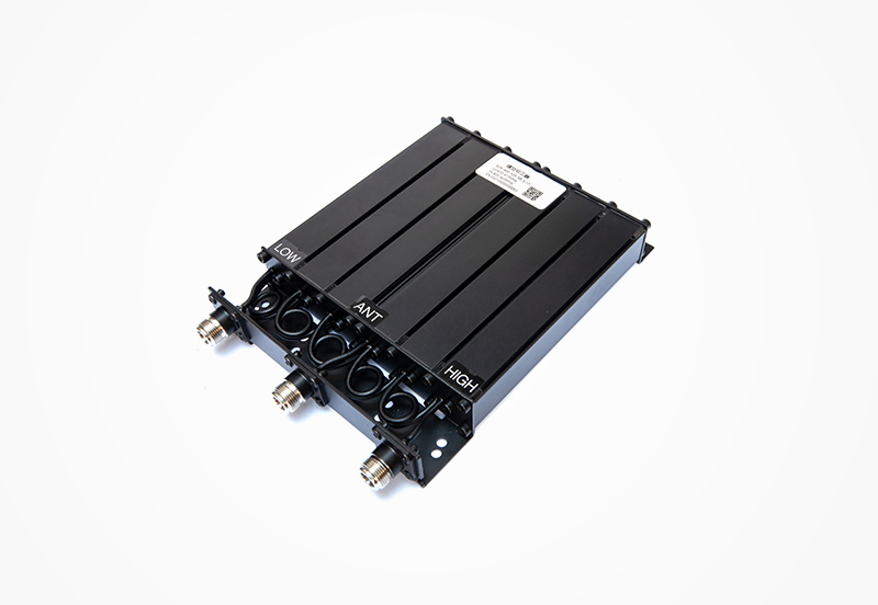 Duplexer for Satellite Earth Station with High Selectivity